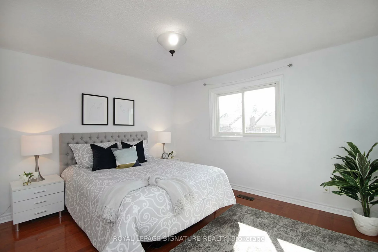 36, Lount, Greenwood-Coxwell, Toronto