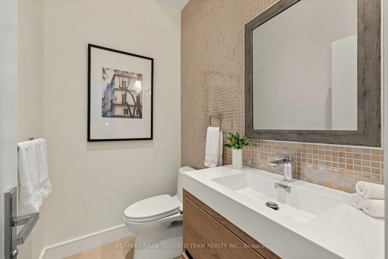 4, Drake, Cliffcrest, Toronto