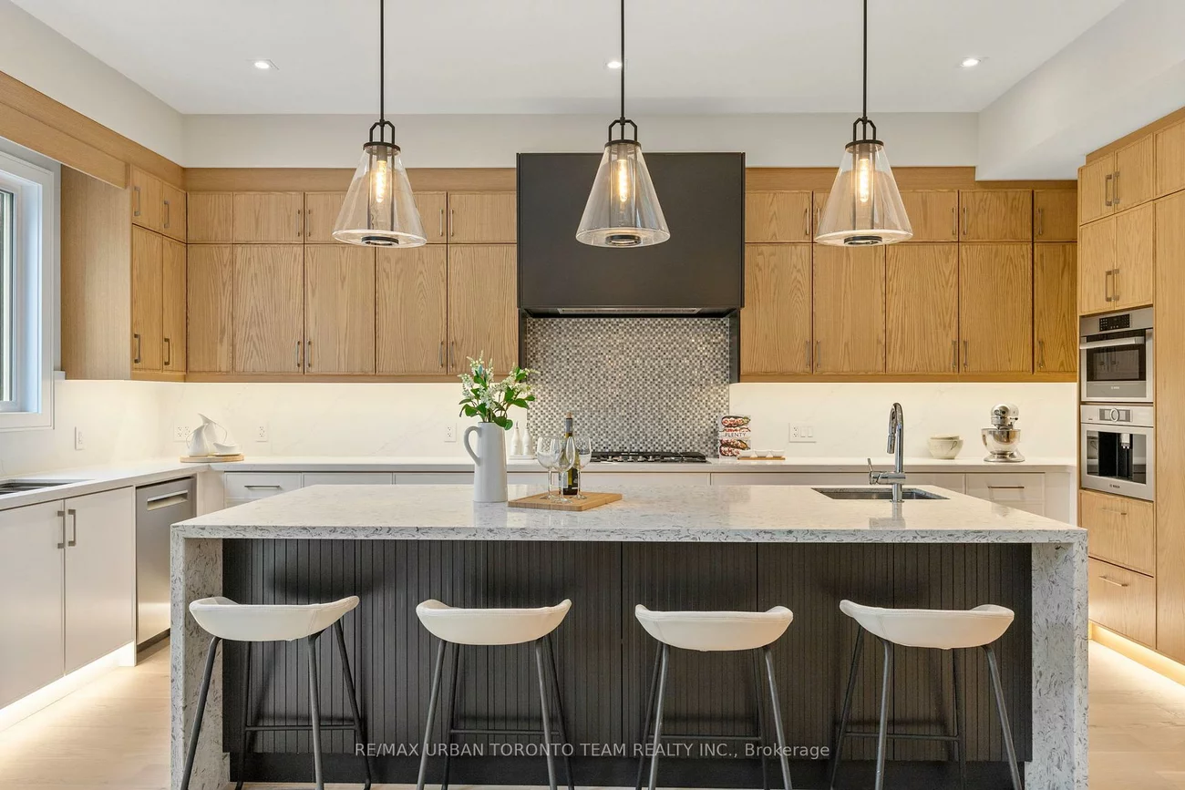 4, Drake, Cliffcrest, Toronto