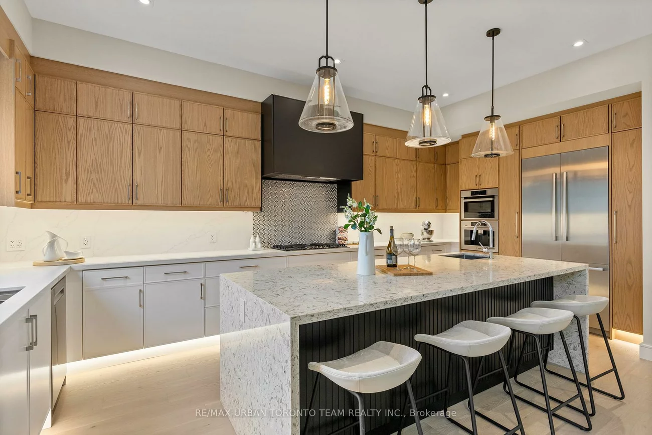 4, Drake, Cliffcrest, Toronto