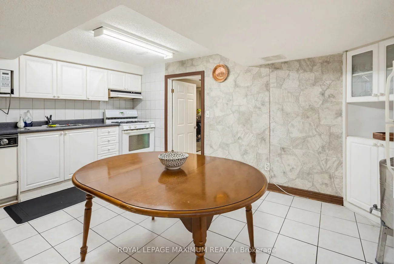 124, Nortonville, Tam O'Shanter-Sullivan, Toronto