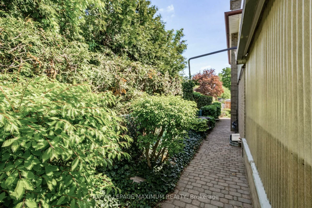124, Nortonville, Tam O'Shanter-Sullivan, Toronto