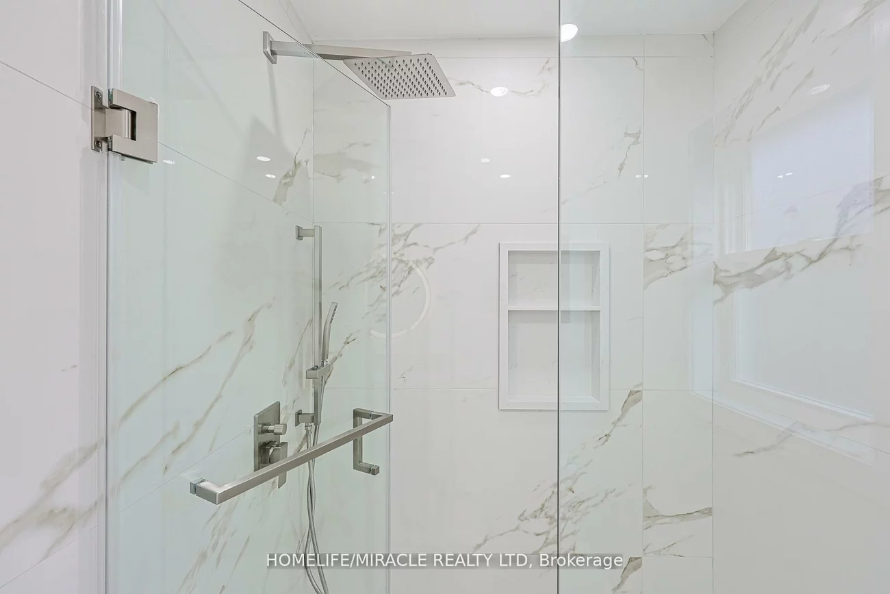 22, Arnprior, Bendale, Toronto