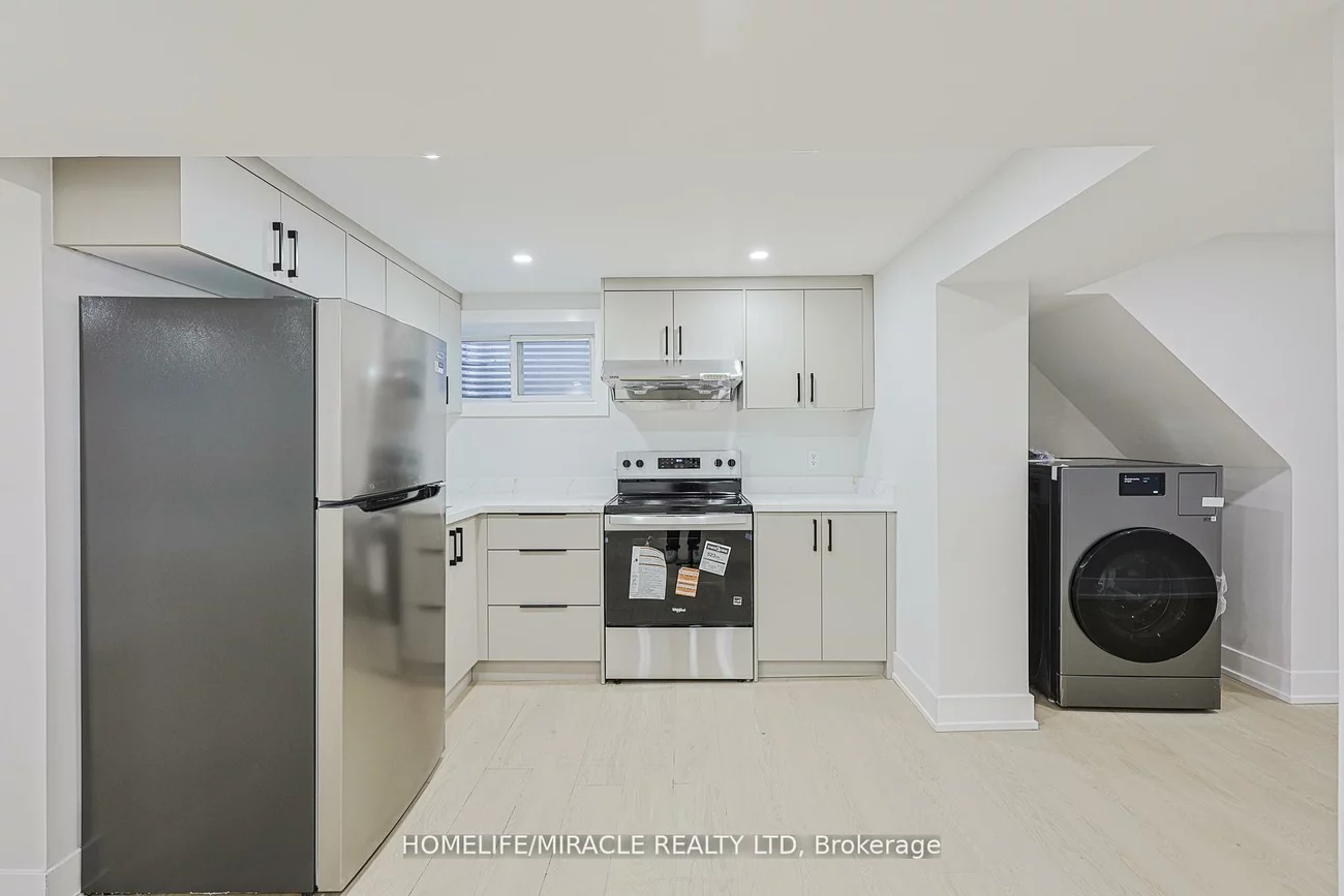 22, Arnprior, Bendale, Toronto