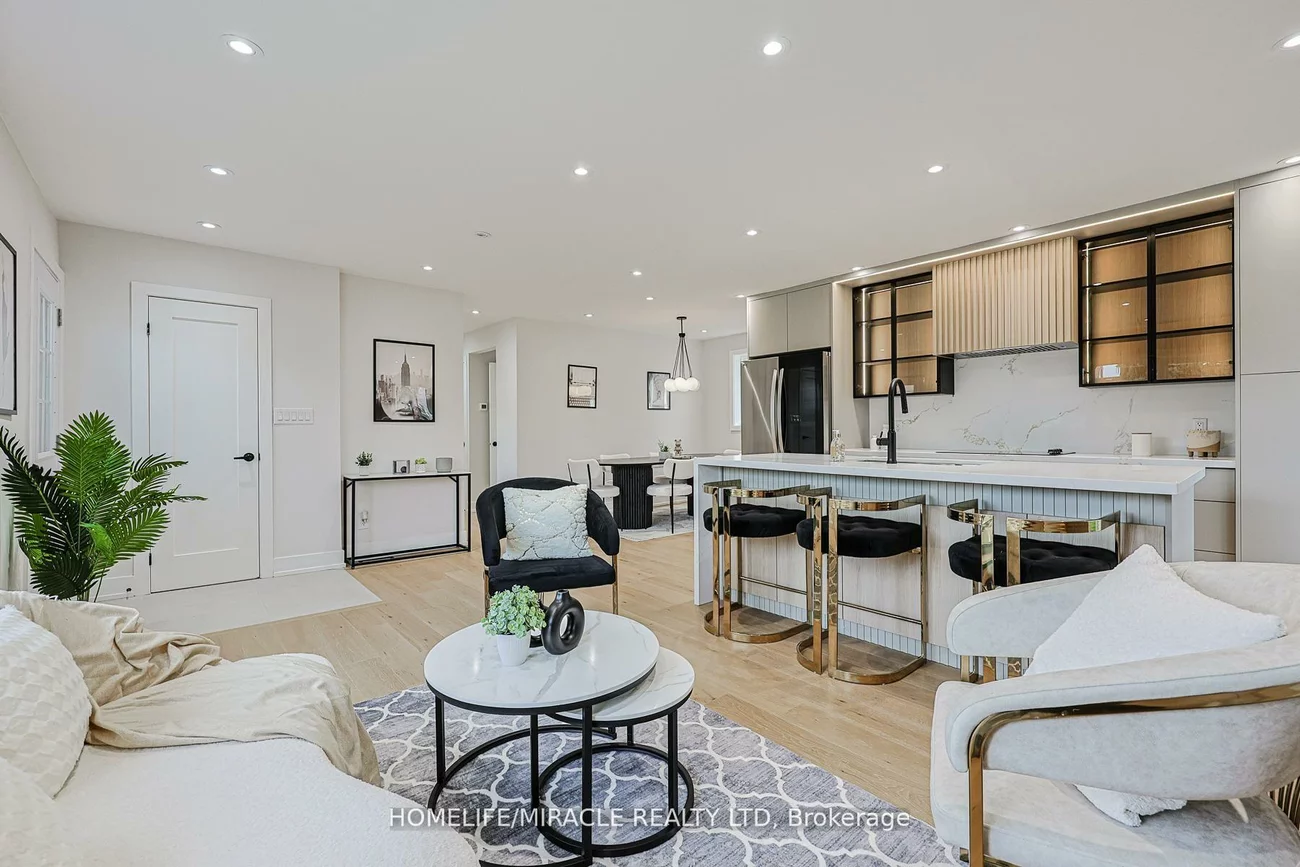 22, Arnprior, Bendale, Toronto
