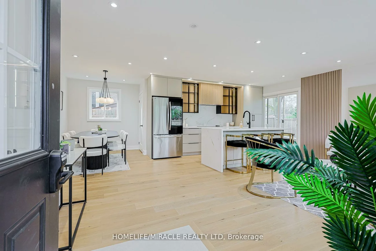22, Arnprior, Bendale, Toronto