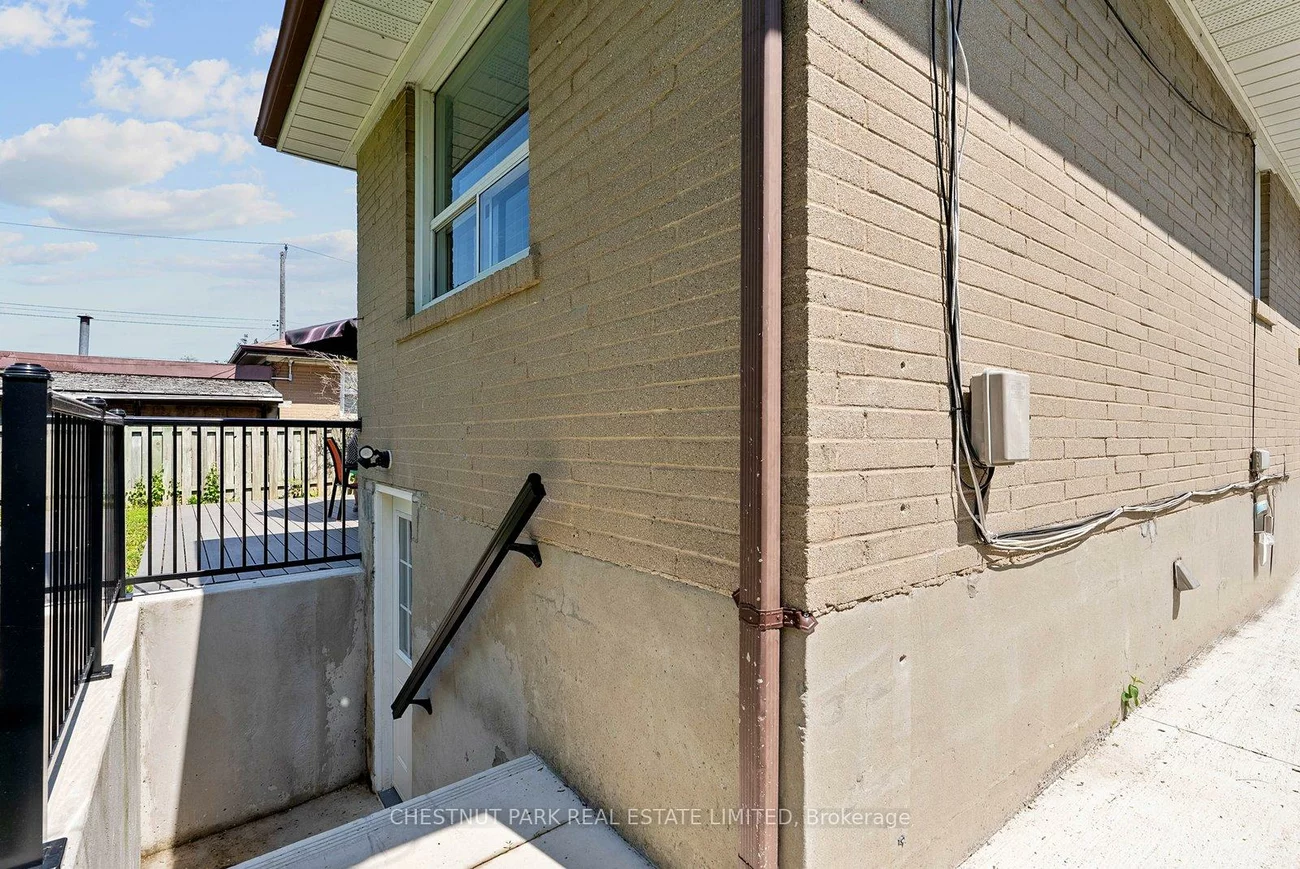 106, Fitzgibbon, Eglinton East, Toronto