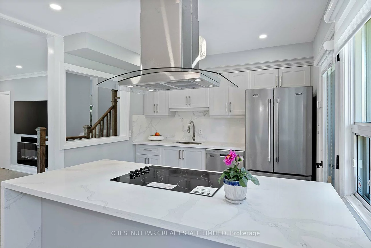 106, Fitzgibbon, Eglinton East, Toronto