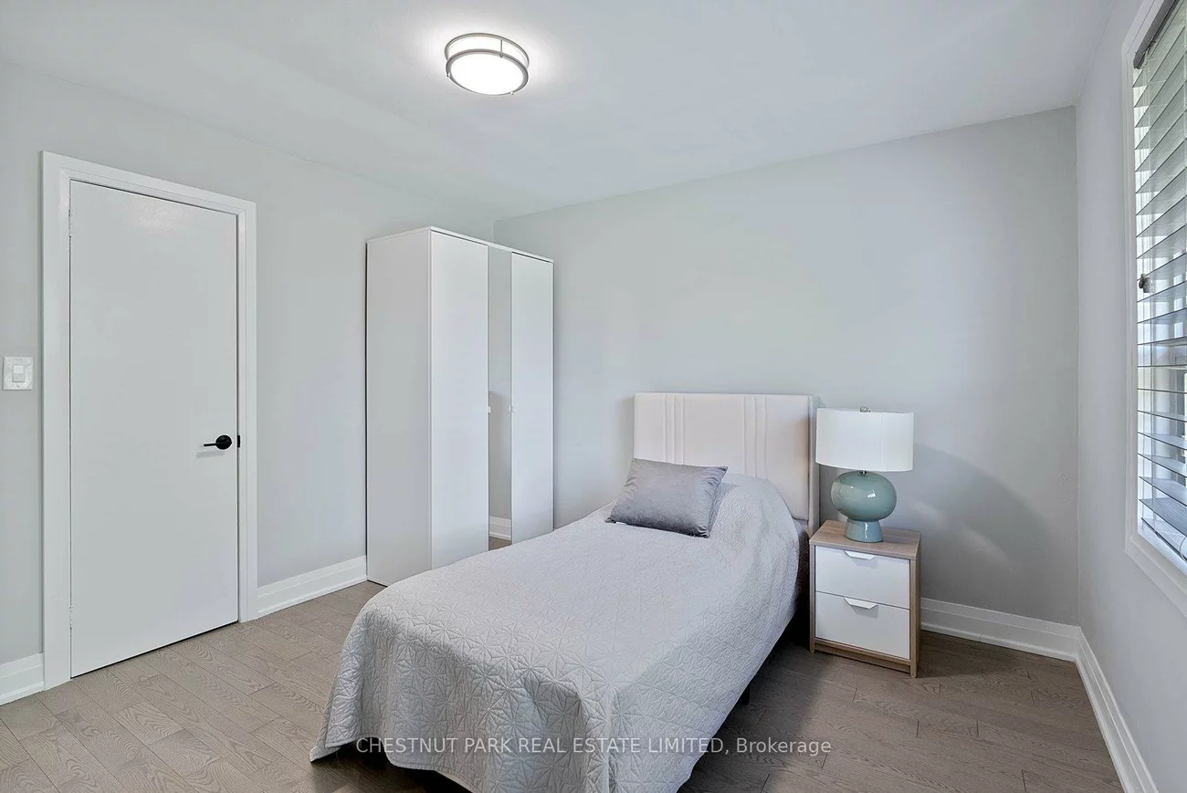 106, Fitzgibbon, Eglinton East, Toronto