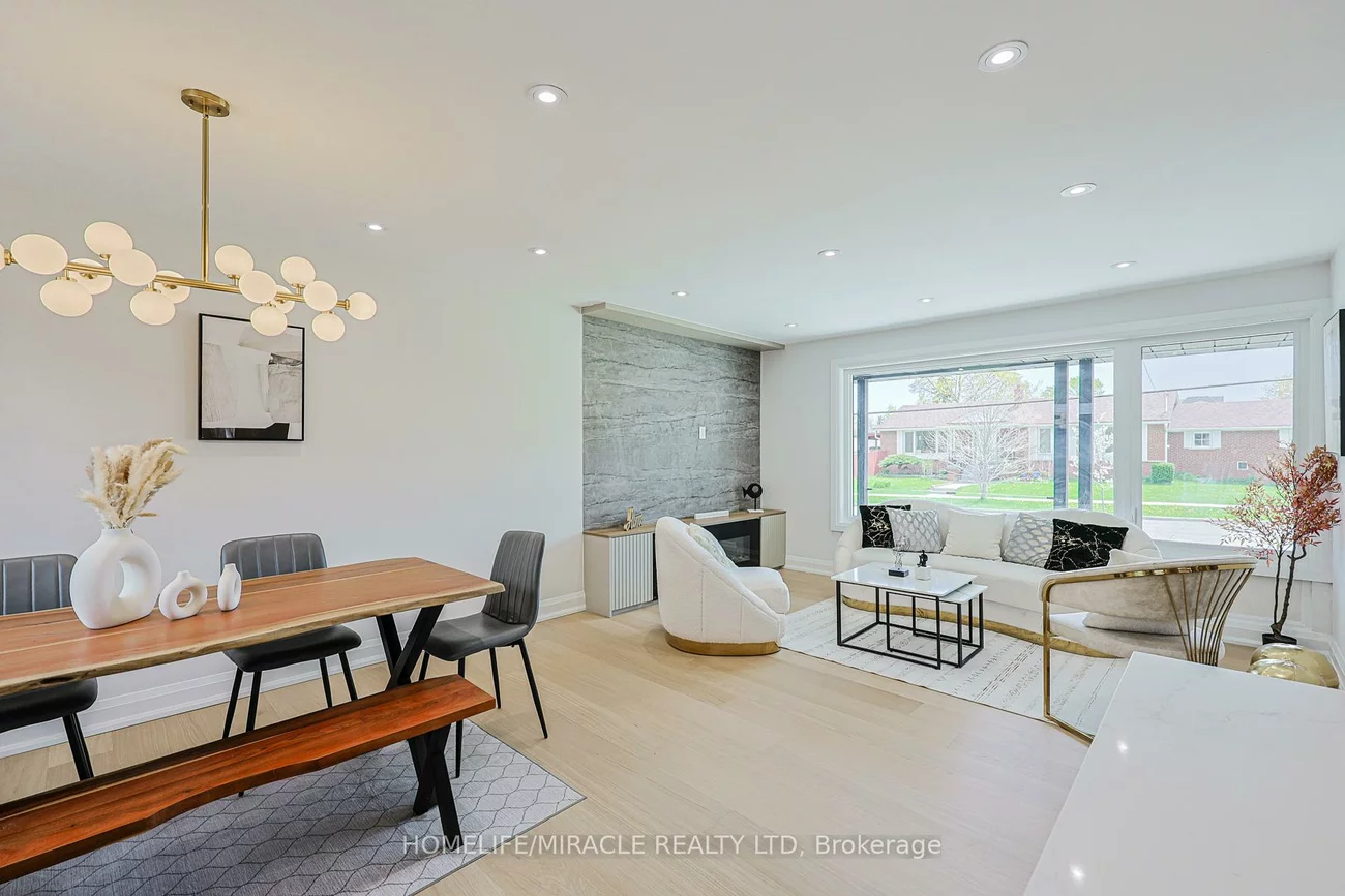 158, Cass, Tam O'Shanter-Sullivan, Toronto