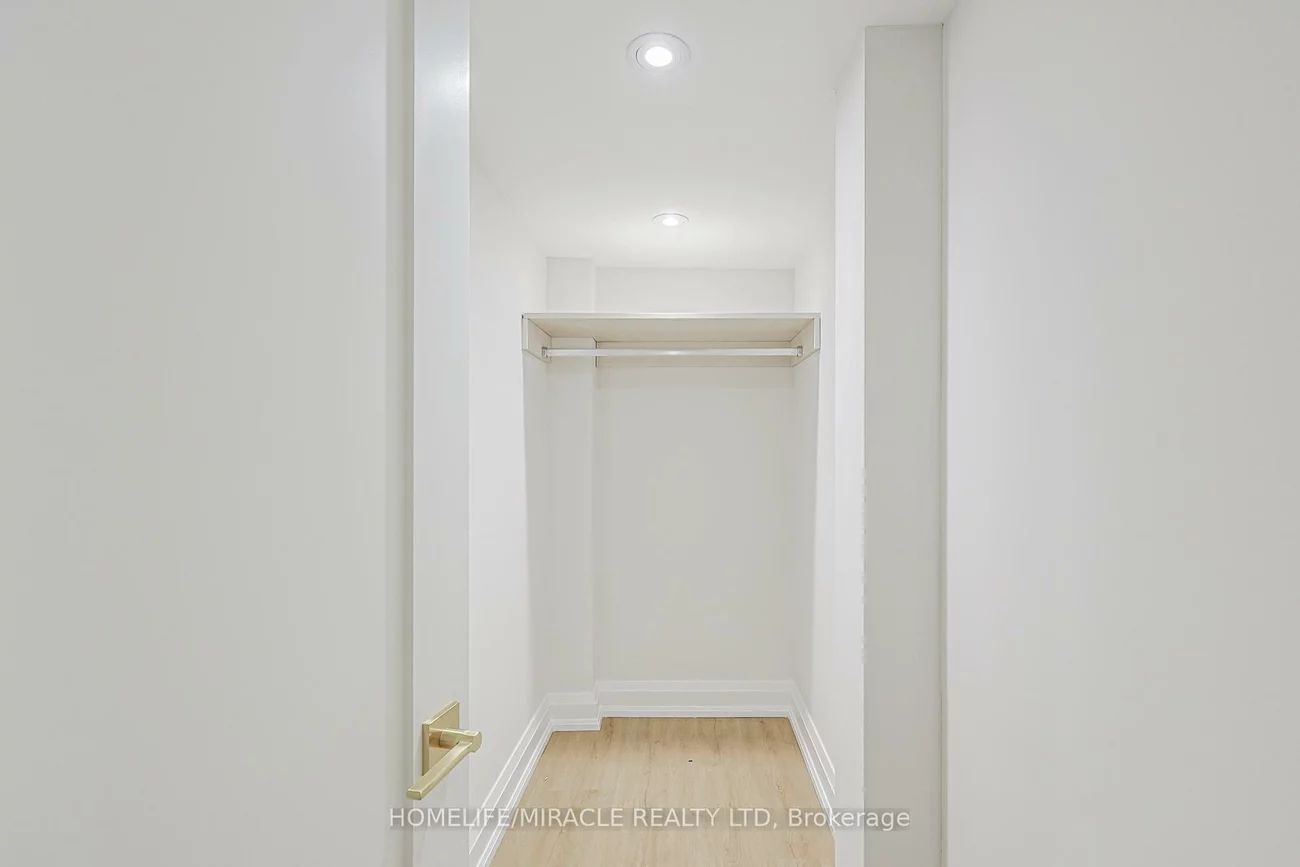 158, Cass, Tam O'Shanter-Sullivan, Toronto