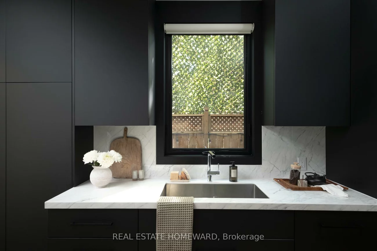 204, Bain, North Riverdale, Toronto