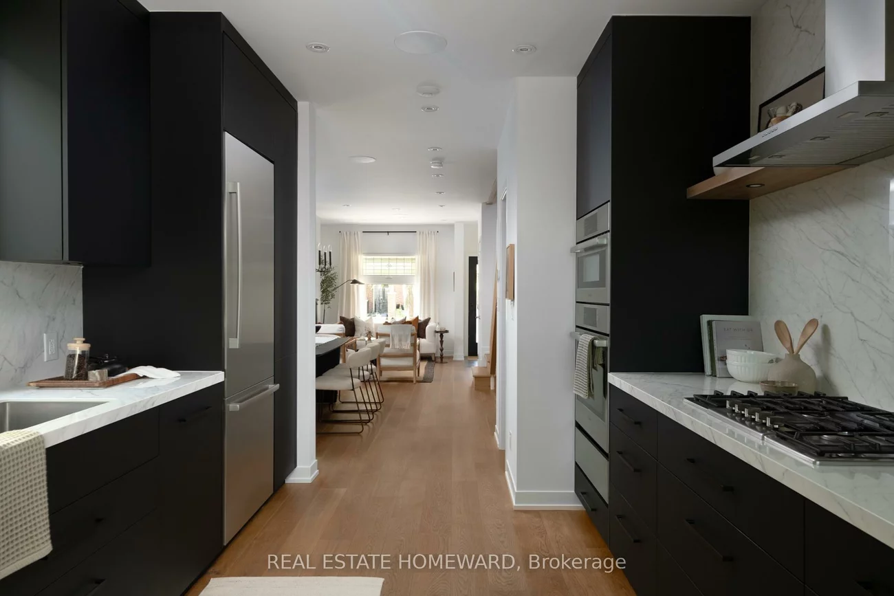 204, Bain, North Riverdale, Toronto