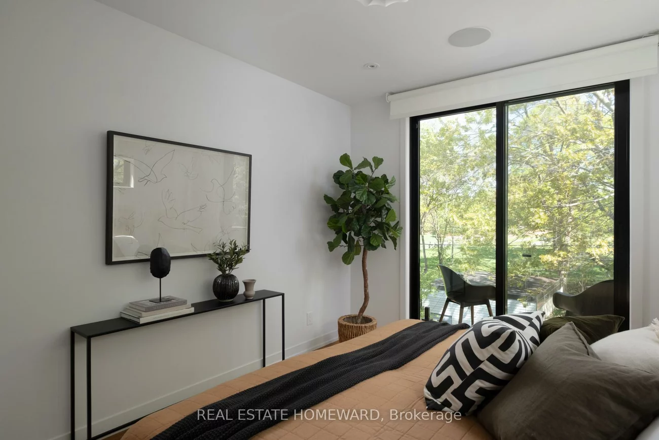 204, Bain, North Riverdale, Toronto