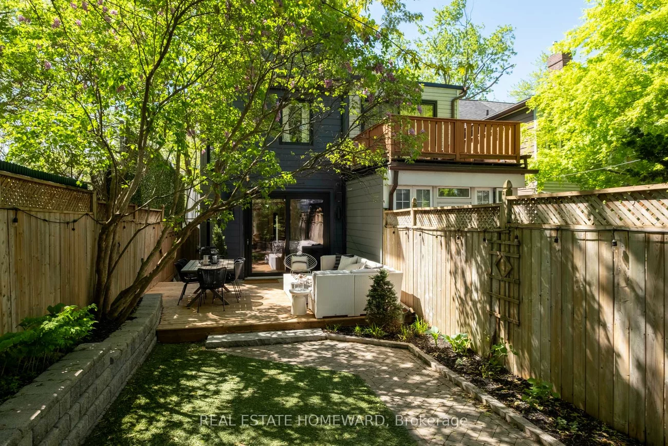 204, Bain, North Riverdale, Toronto