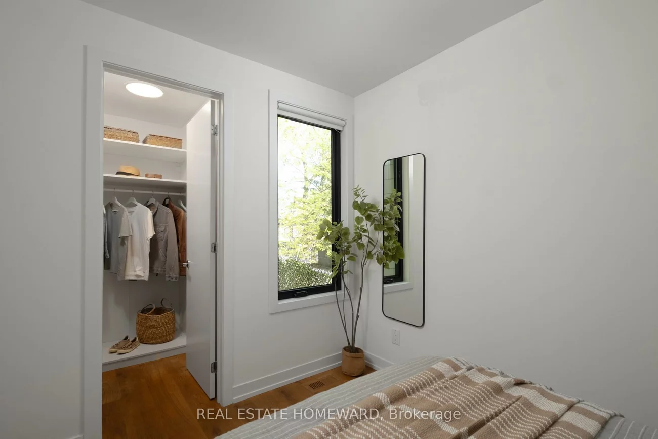 204, Bain, North Riverdale, Toronto