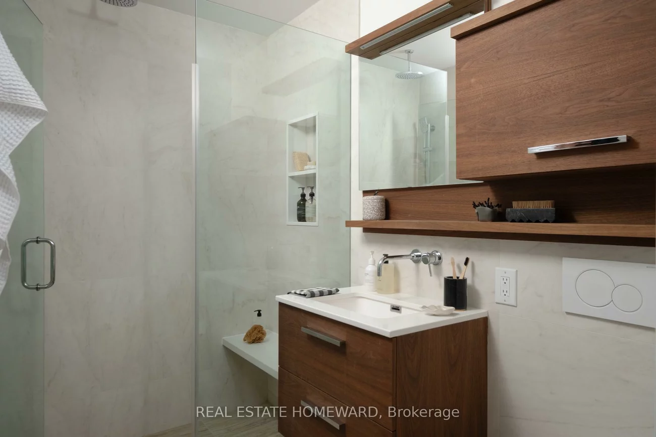 204, Bain, North Riverdale, Toronto