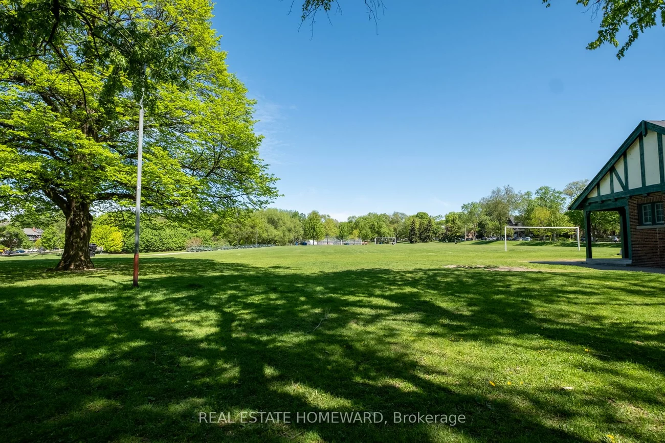 204, Bain, North Riverdale, Toronto