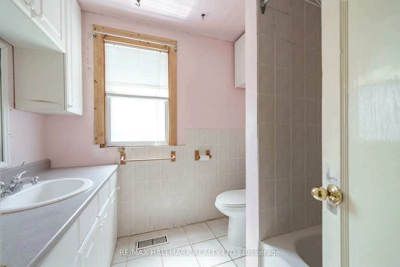 31, Gates, East End-Danforth, Toronto