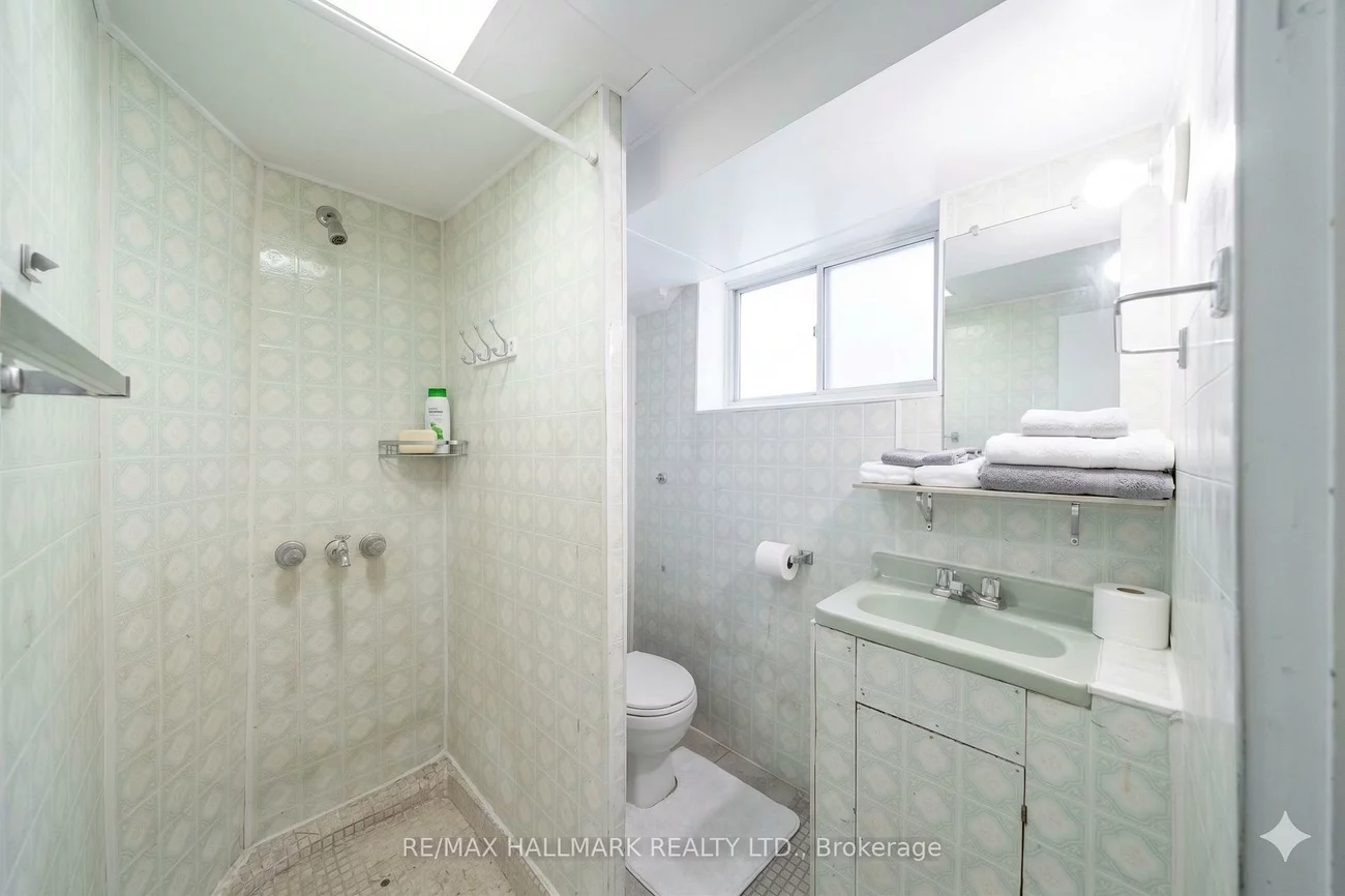 31, Gates, East End-Danforth, Toronto