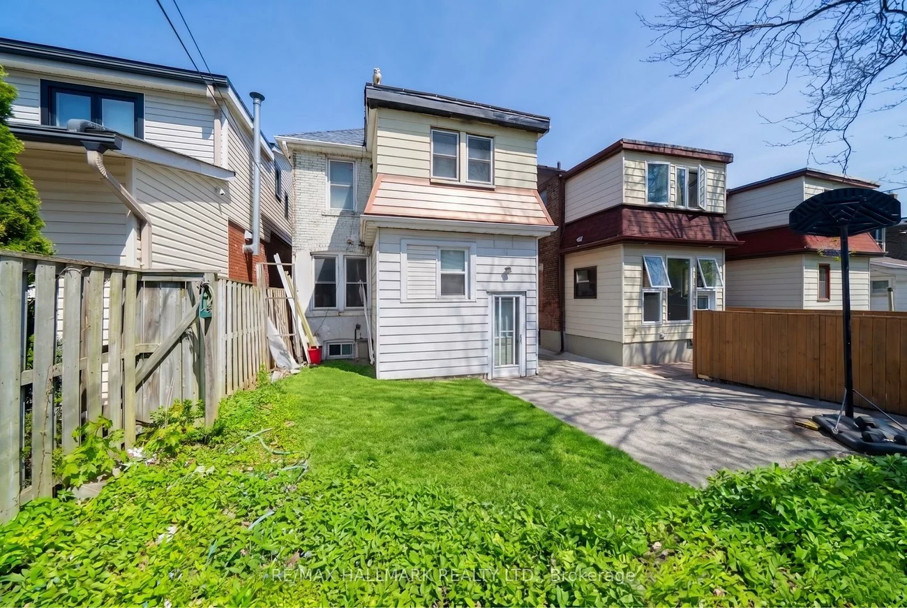 31, Gates, East End-Danforth, Toronto