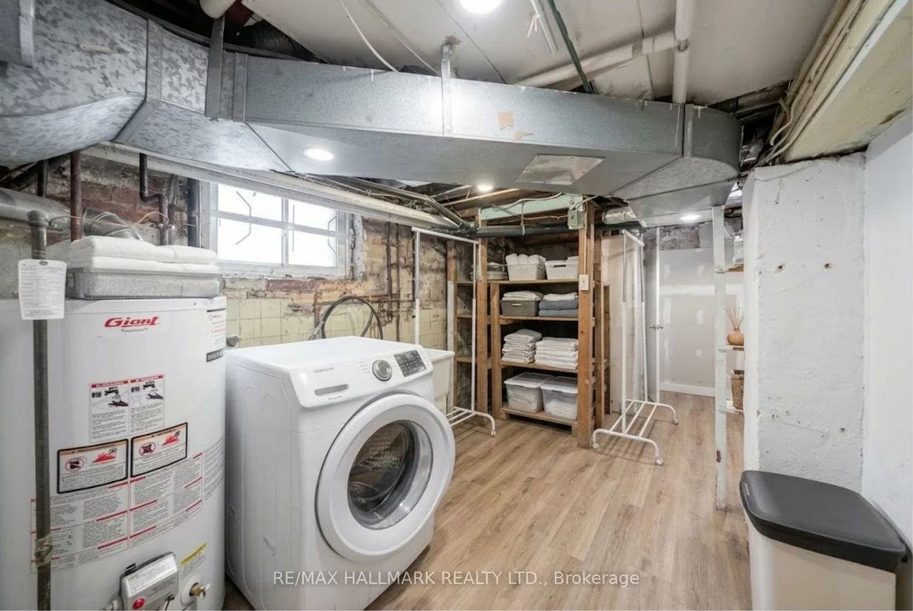 31, Gates, East End-Danforth, Toronto