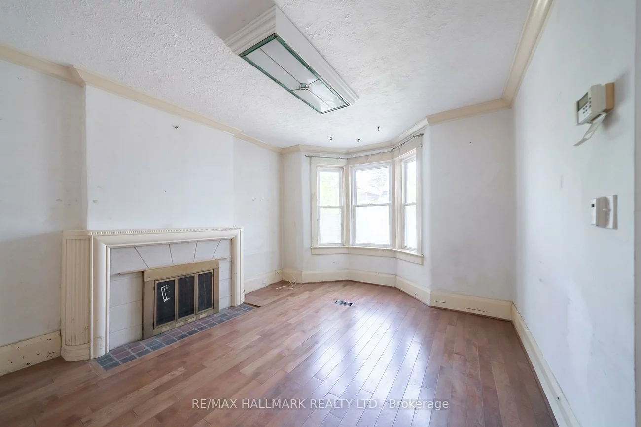 31, Gates, East End-Danforth, Toronto