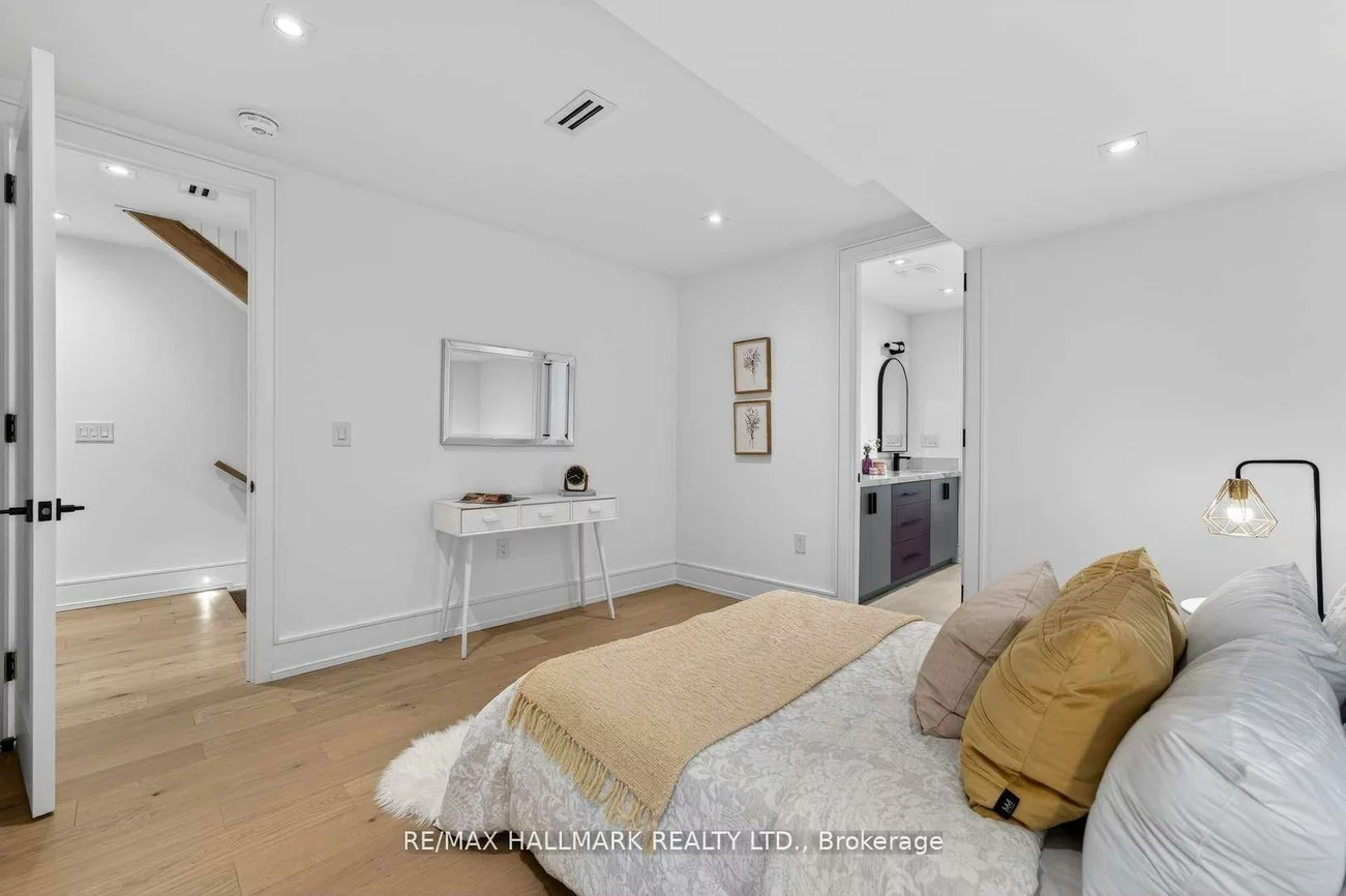 10, Wheeler, The Beaches, Toronto