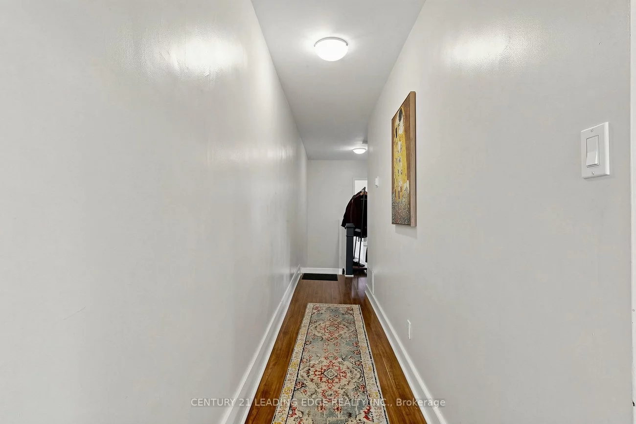 395, Rhodes, Greenwood-Coxwell, Toronto