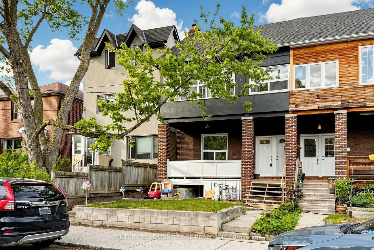 395, Rhodes, Greenwood-Coxwell, Toronto