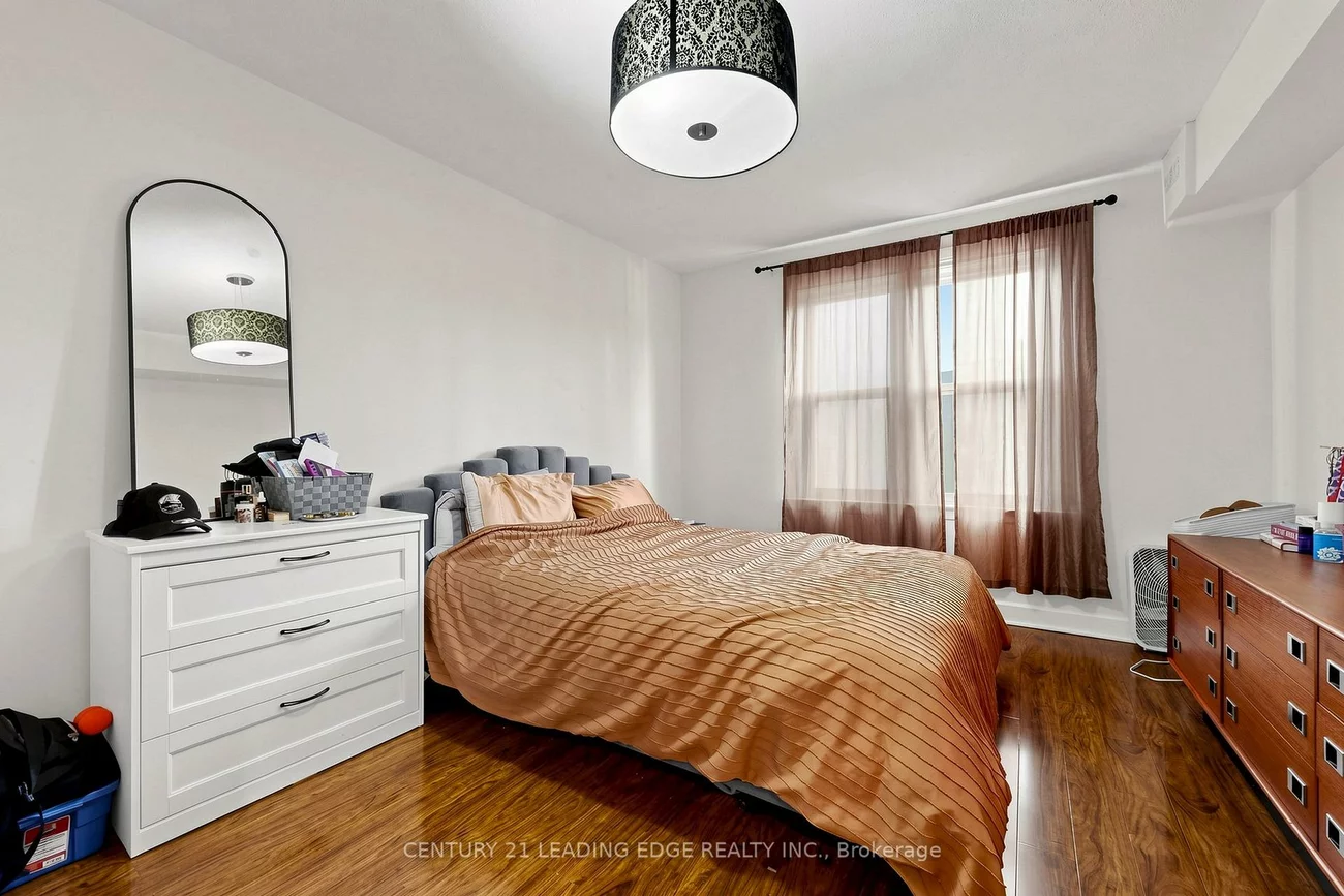 395, Rhodes, Greenwood-Coxwell, Toronto