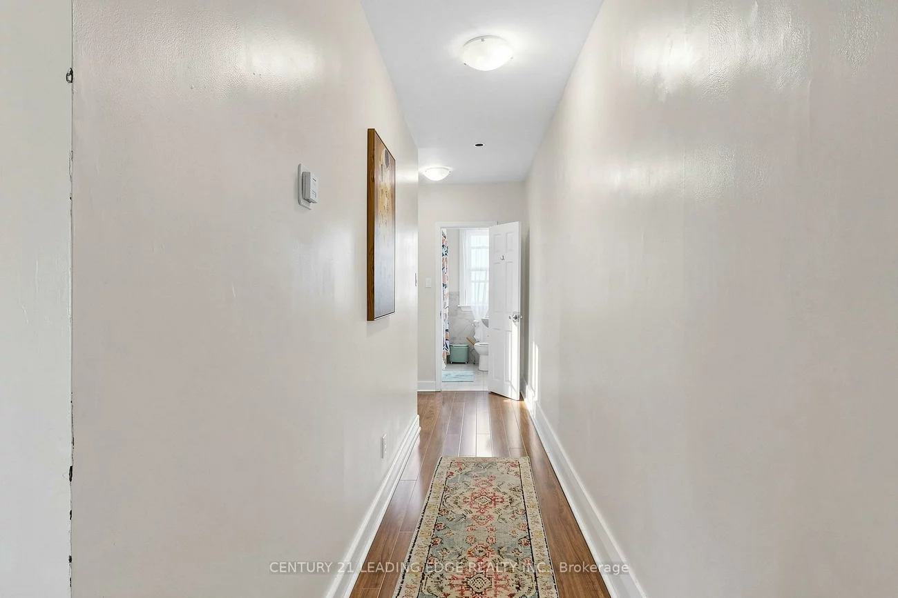 395, Rhodes, Greenwood-Coxwell, Toronto