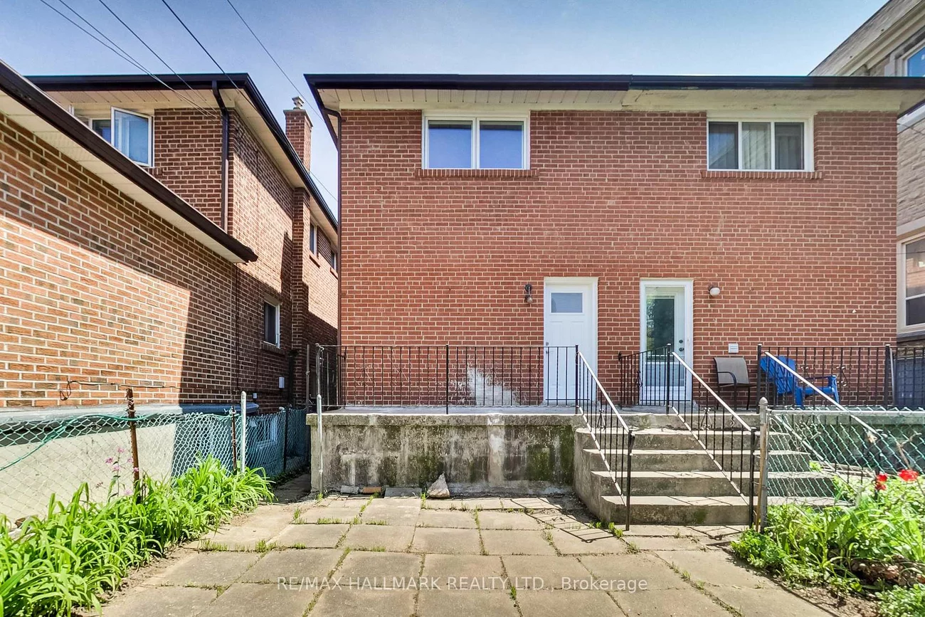 76, Main, East End-Danforth, Toronto