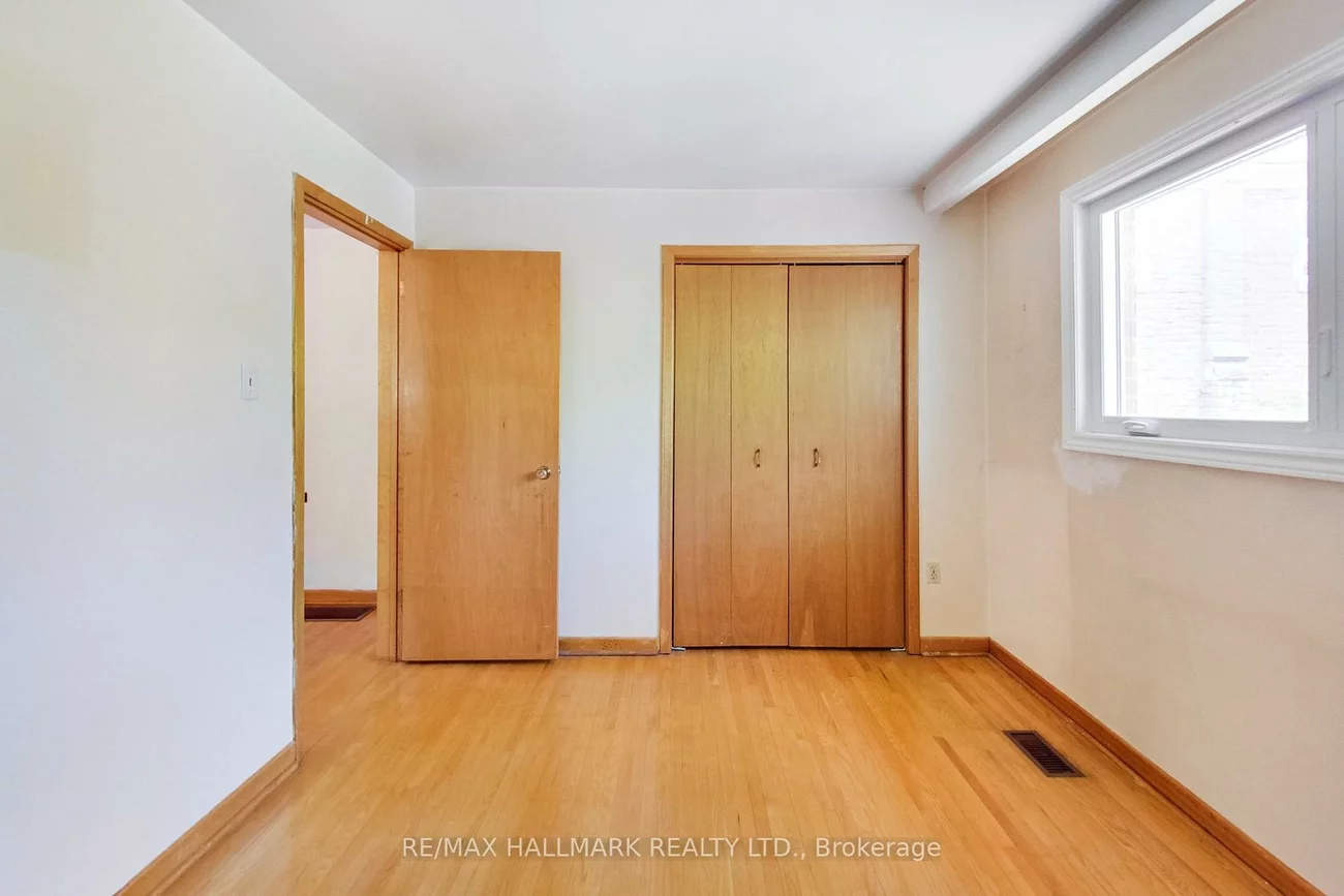 76, Main, East End-Danforth, Toronto