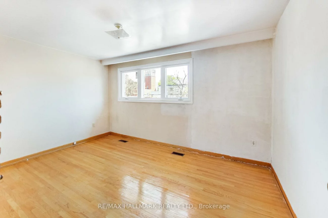 76, Main, East End-Danforth, Toronto
