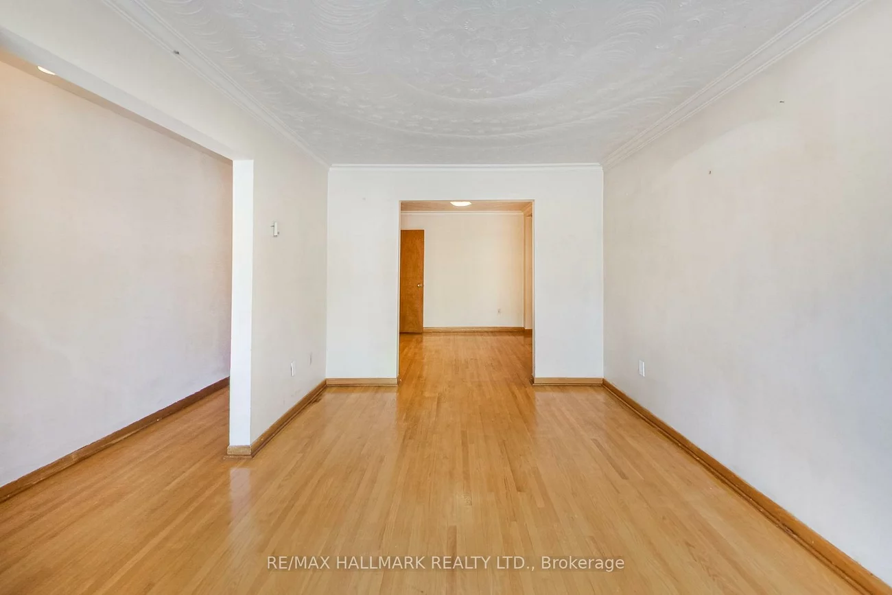 76, Main, East End-Danforth, Toronto