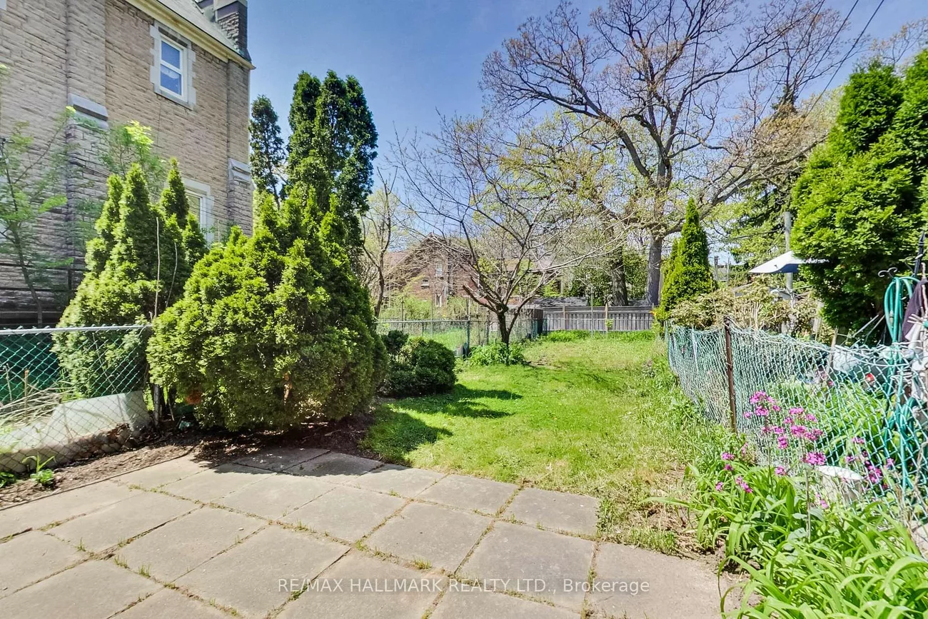 76, Main, East End-Danforth, Toronto