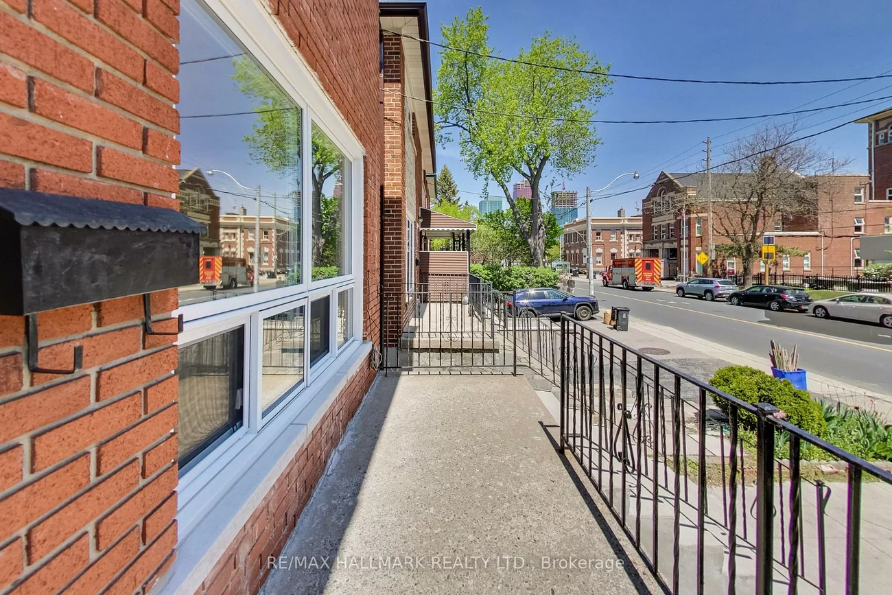 76, Main, East End-Danforth, Toronto