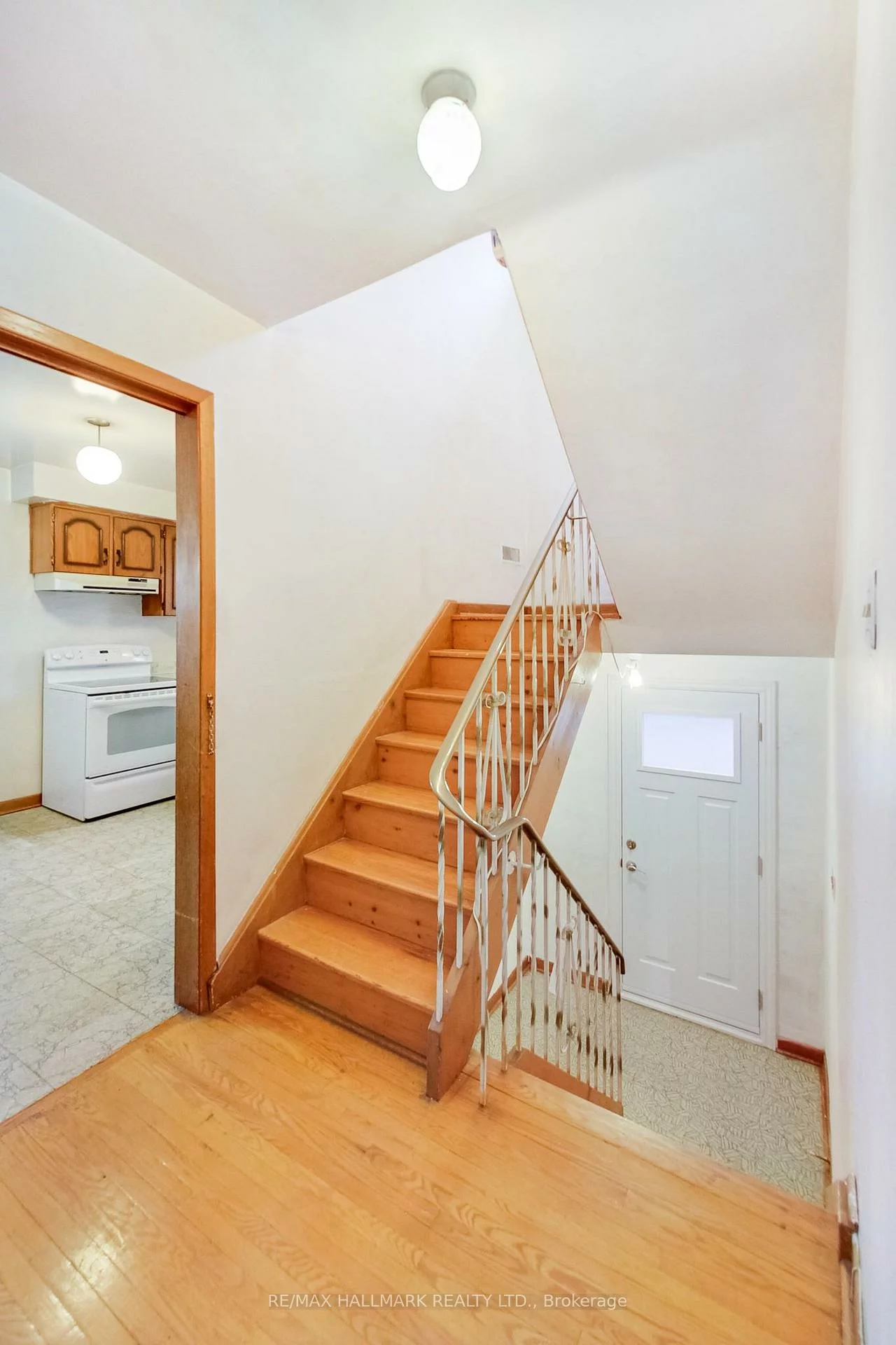 76, Main, East End-Danforth, Toronto