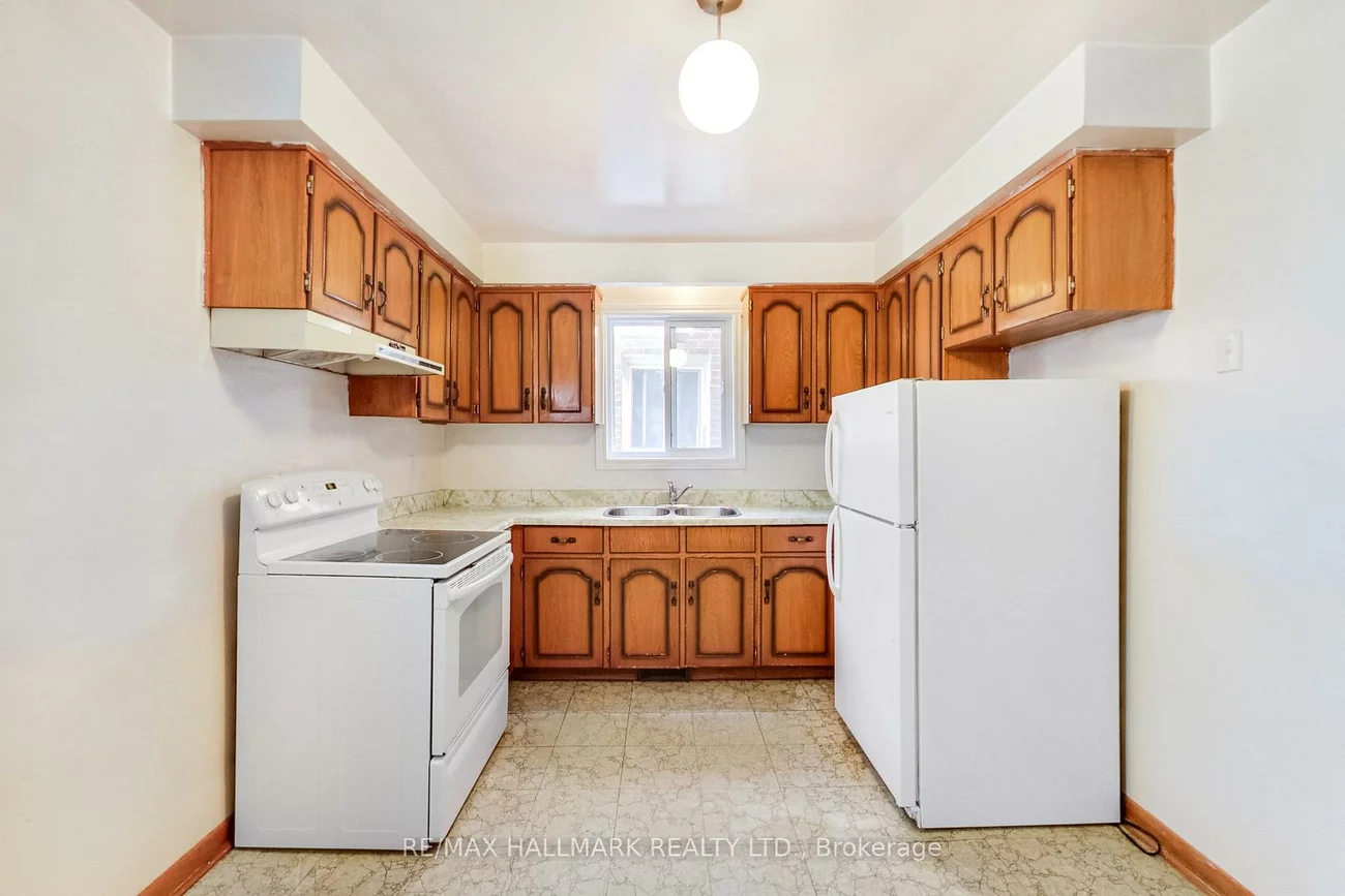 76, Main, East End-Danforth, Toronto