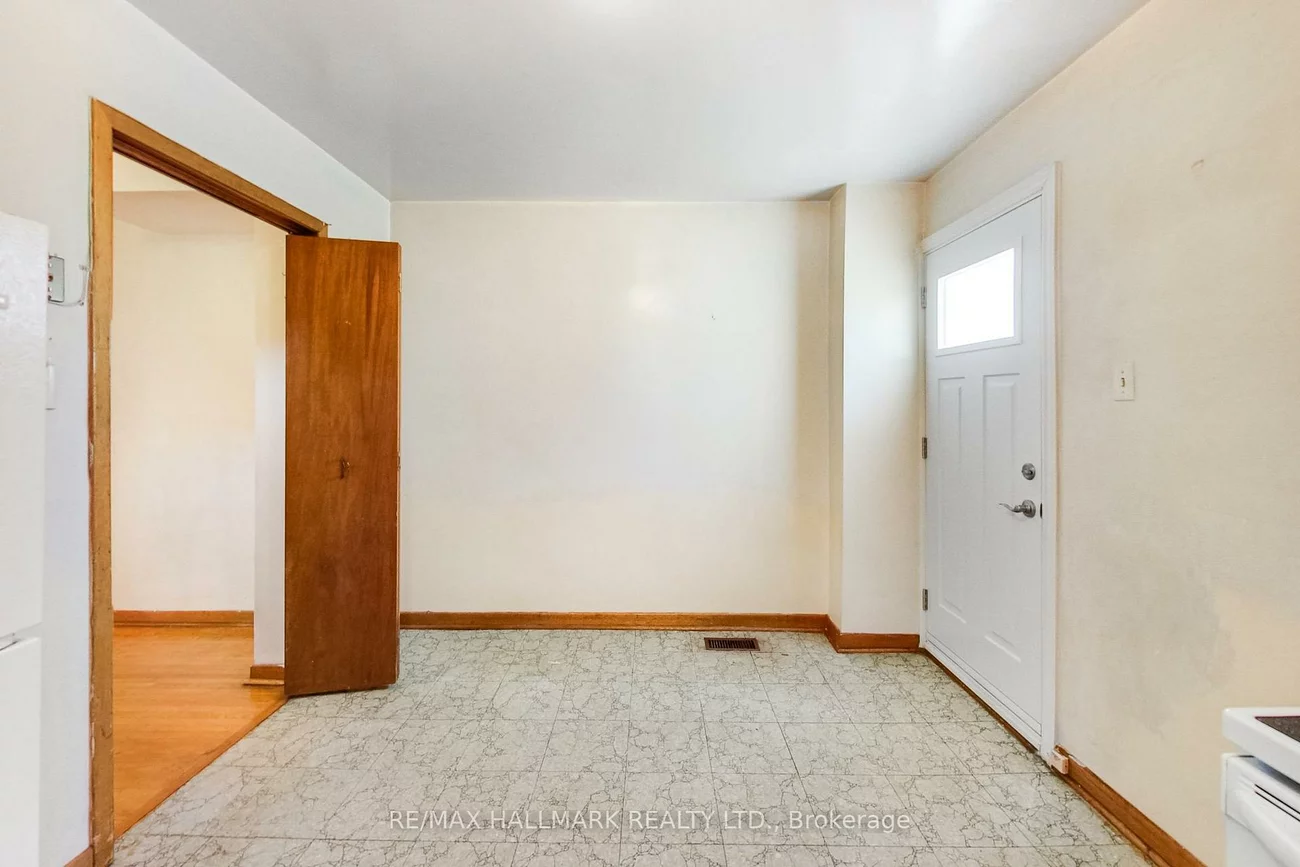 76, Main, East End-Danforth, Toronto