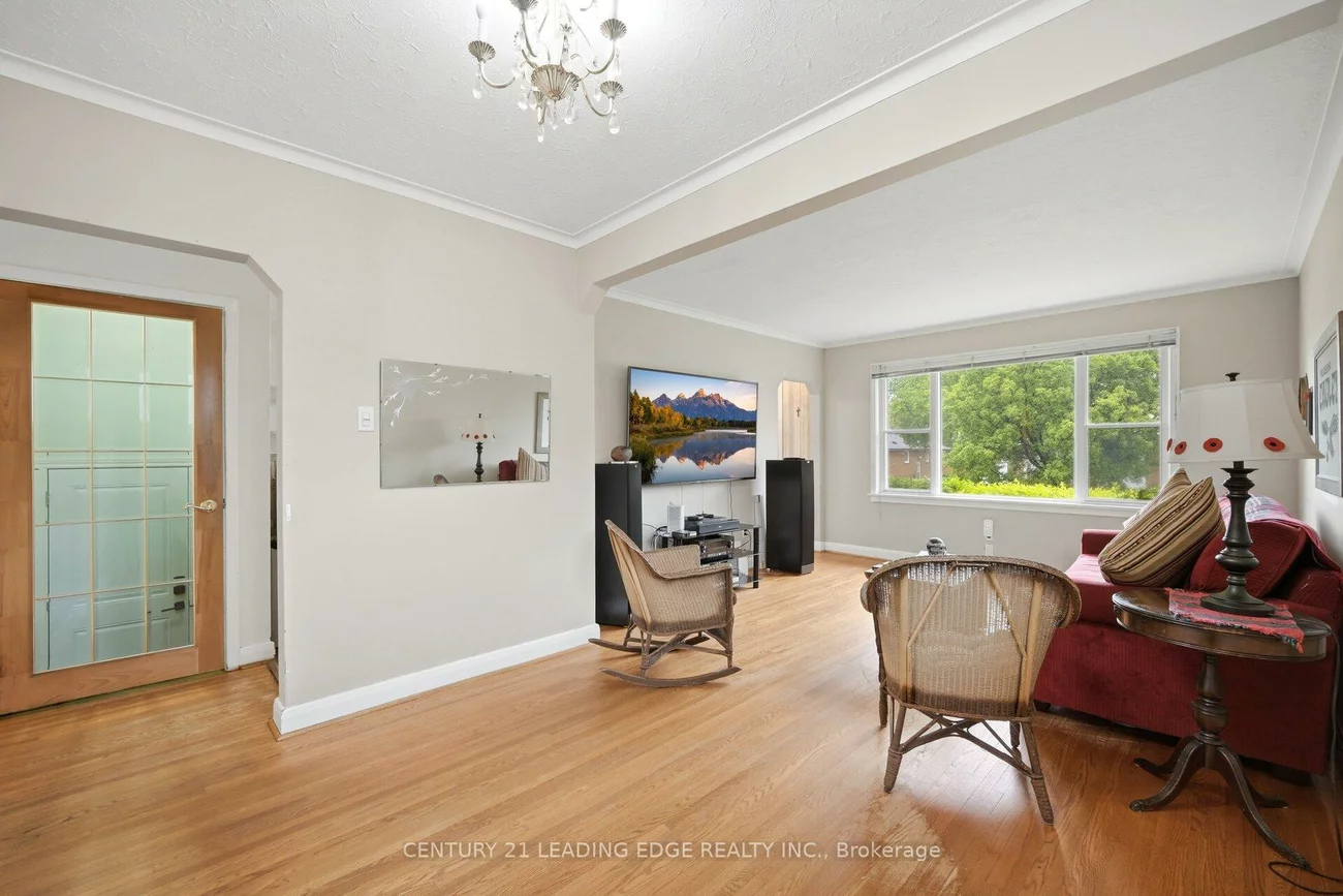54, Lewiston, Dorset Park, Toronto