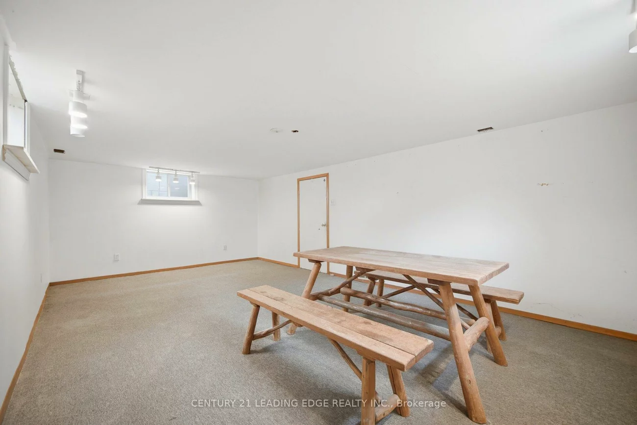 54, Lewiston, Dorset Park, Toronto