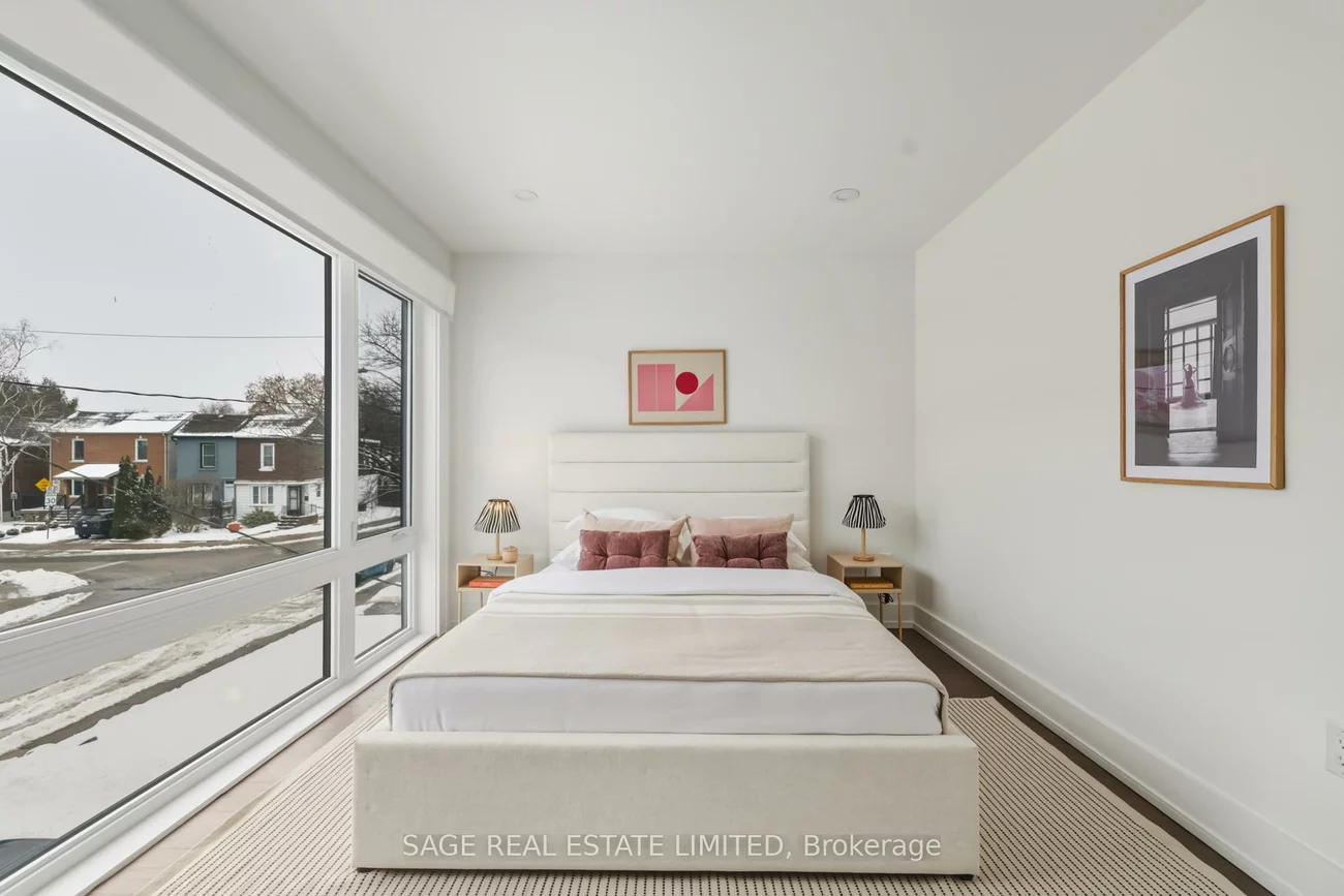 99A, Memorial Park, East York, Toronto
