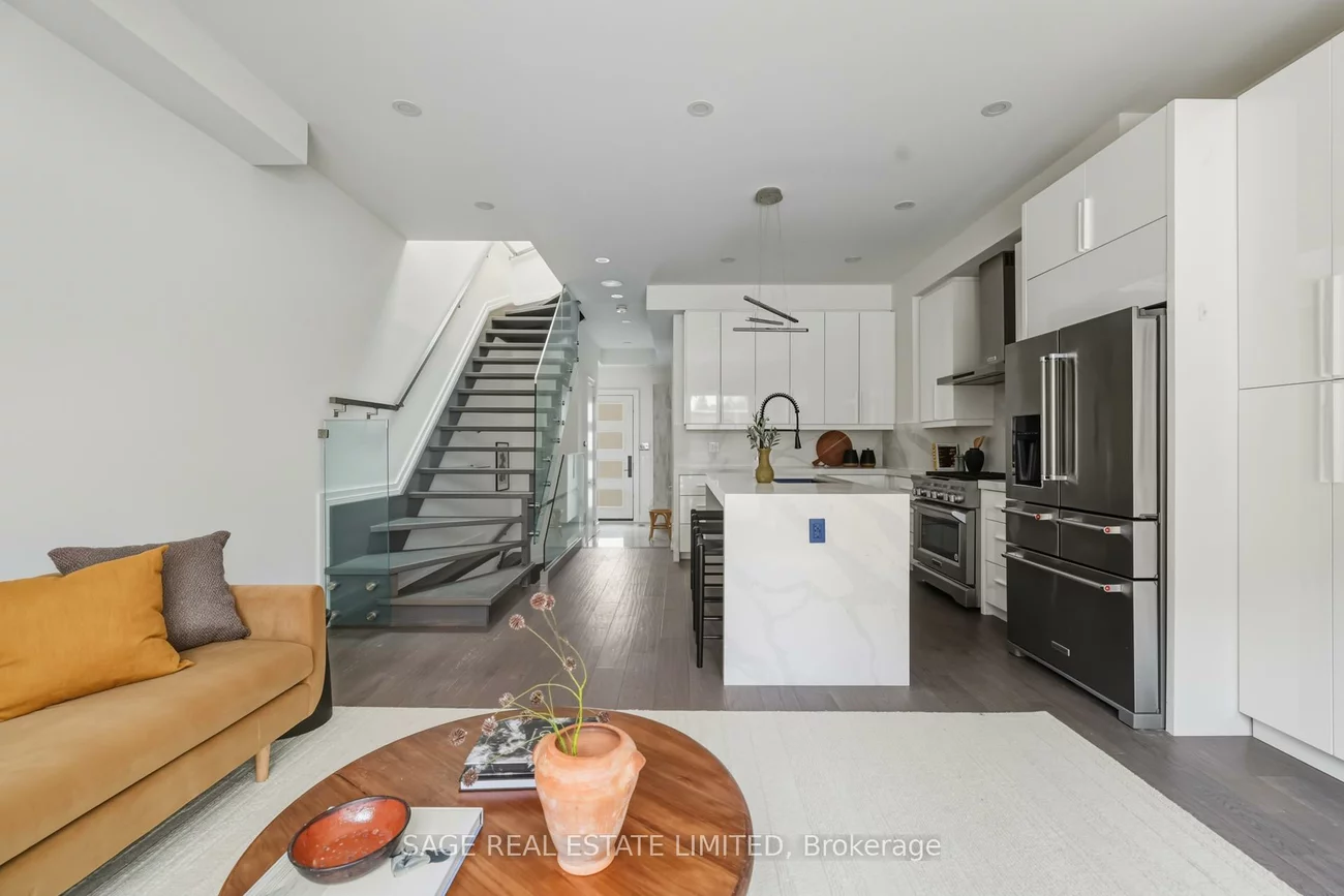 99A, Memorial Park, East York, Toronto