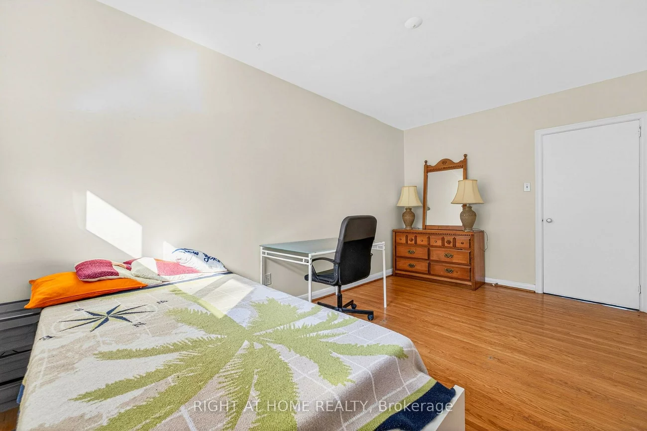 78, Sylvan, Scarborough Village, Toronto