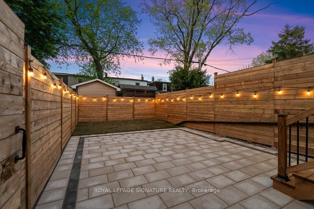 228, Queensdale, Danforth Village-East York, Toronto