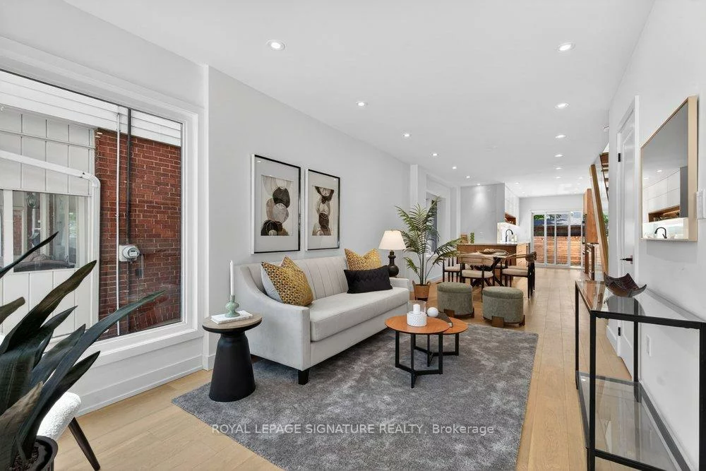228, Queensdale, Danforth Village-East York, Toronto