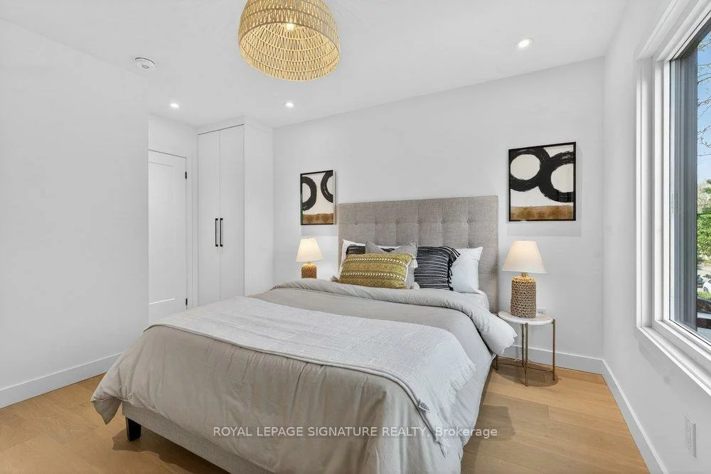 228, Queensdale, Danforth Village-East York, Toronto