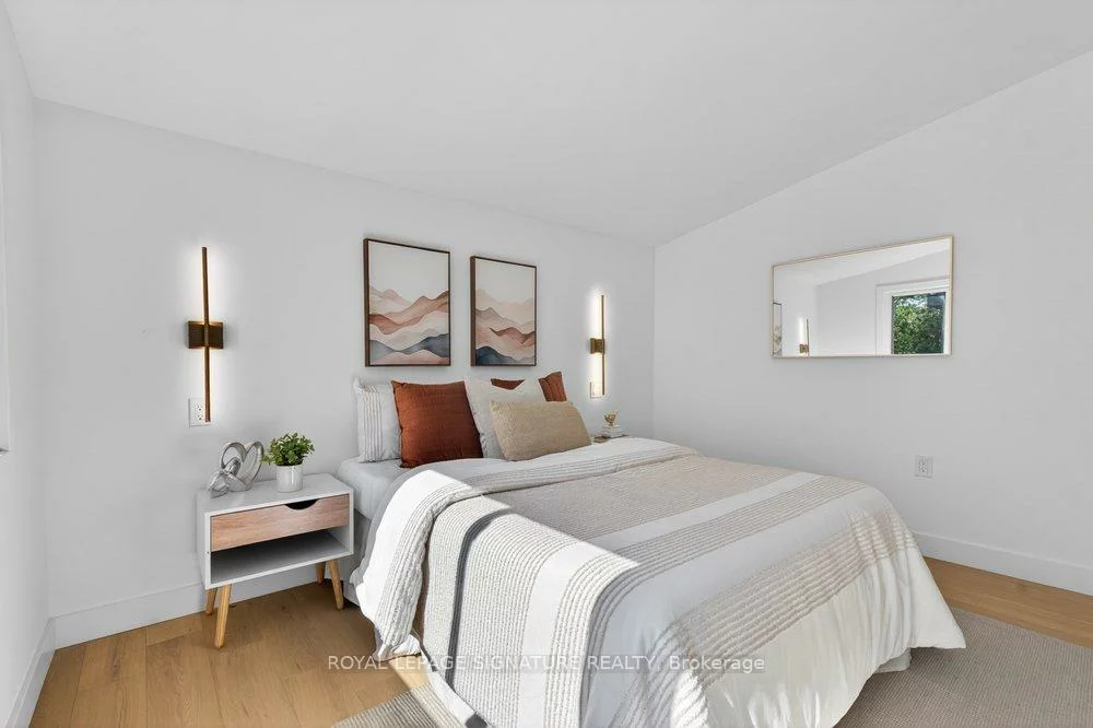 228, Queensdale, Danforth Village-East York, Toronto